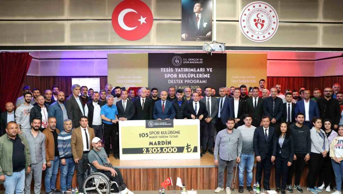 Mardin\'de 105 Spor Kulübüne 2 Milyon 205 Bin TLlik Yardım Çeki Dağıtıldı