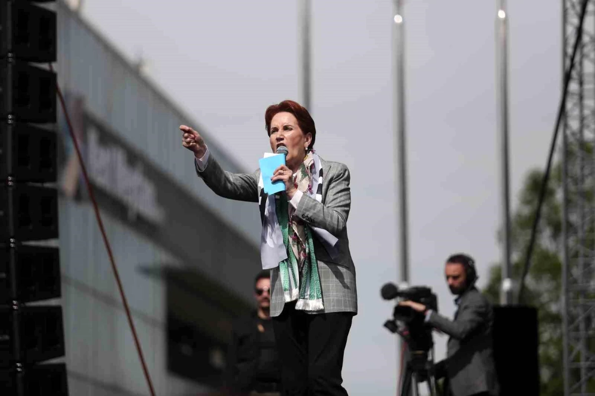 İYİ Parti Genel Başkanı Meral Akşener ve Mansur Yavaş Bursa\'da Miting Düzenledi