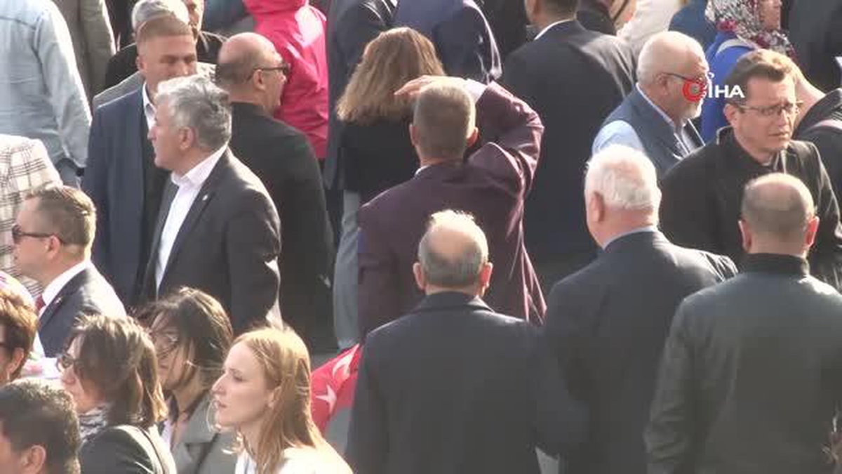 Meral Akşener Esenyurt\'ta Seçim Koordinasyon Merkezi açılışına katıldı