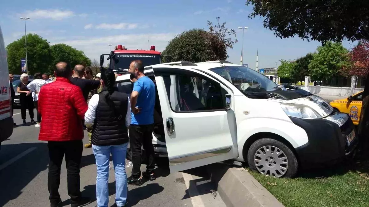 Pendik sahil yolunda araç çarpışması: 4 kişi yaralandı