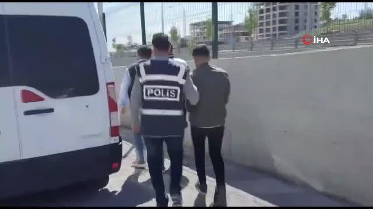 Şanlıurfada çalıntı otomobil ve motosiklet operasyonunda 2 tutuklama