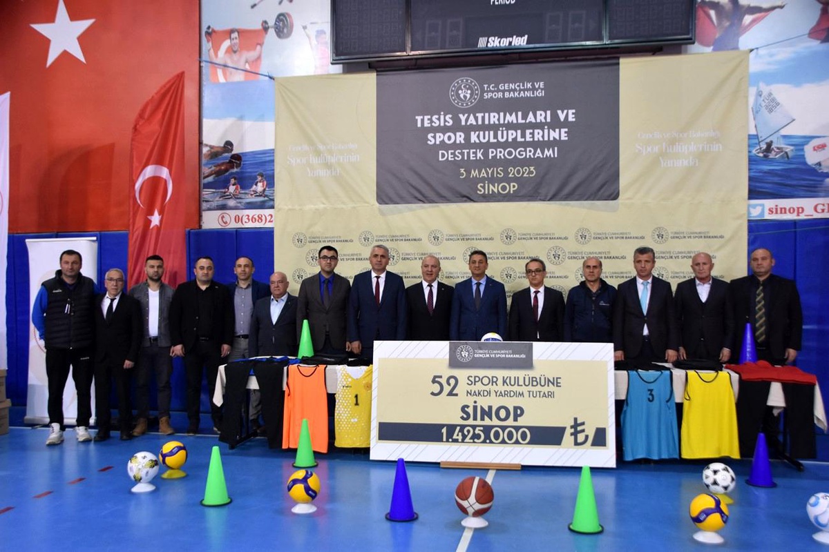 Gençlik ve Spor Bakanlığı Sinop\'taki 52 Spor Kulübüne Nakdi Destek Sağladı