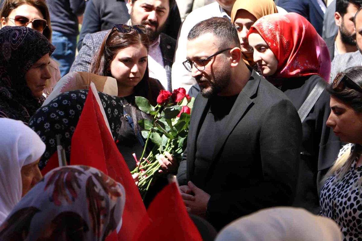 Ailelerin HDP Önündeki Evlat Nöbeti Devam Ediyor