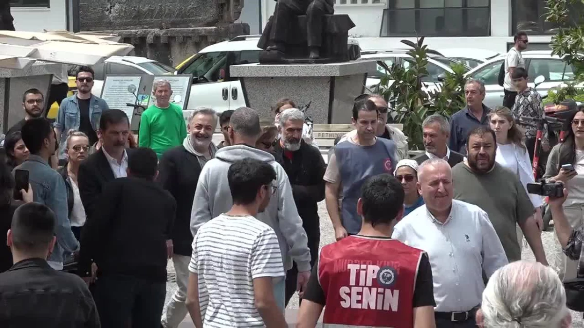 TİP Genel Başkanı Erkan Baş ve Muğla Milletvekili Adayı Mehmet Aslantuğ Fethiye\'de halkla buluştu