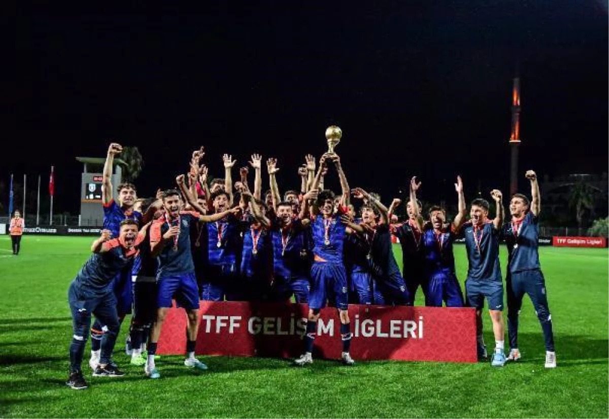 U19 Elit A Ligi\'nde şampiyon Başakşehir
