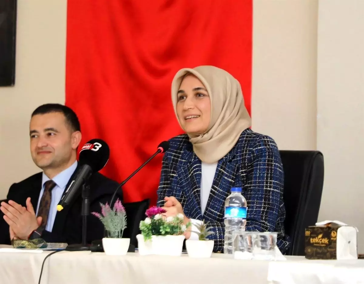 Afyonkarahisar Valisi Kadınlarla Buluştu