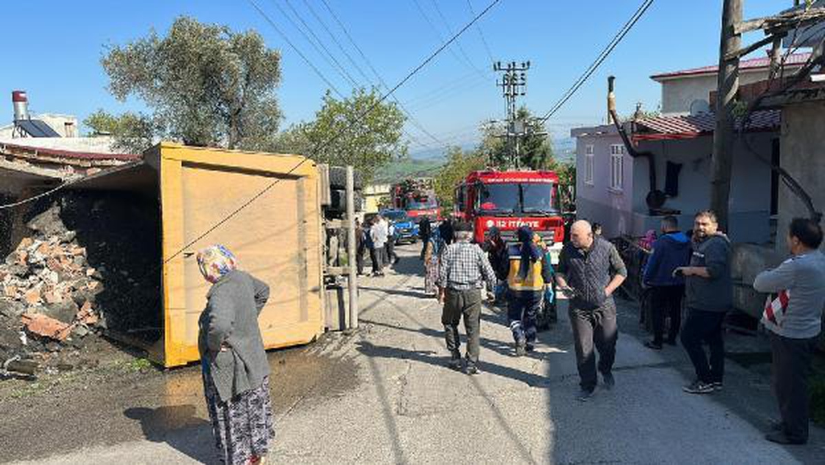 Samsun\'da hafriyat kamyonu evin içine girdi: 1 yaralı
