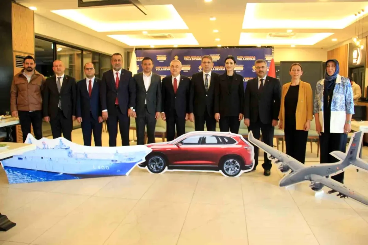 AK Parti Aydın İl Teşkilatı\'ndan İHA, SİHA, TCG Anadolu ve TOGG\'lu basın toplantısı