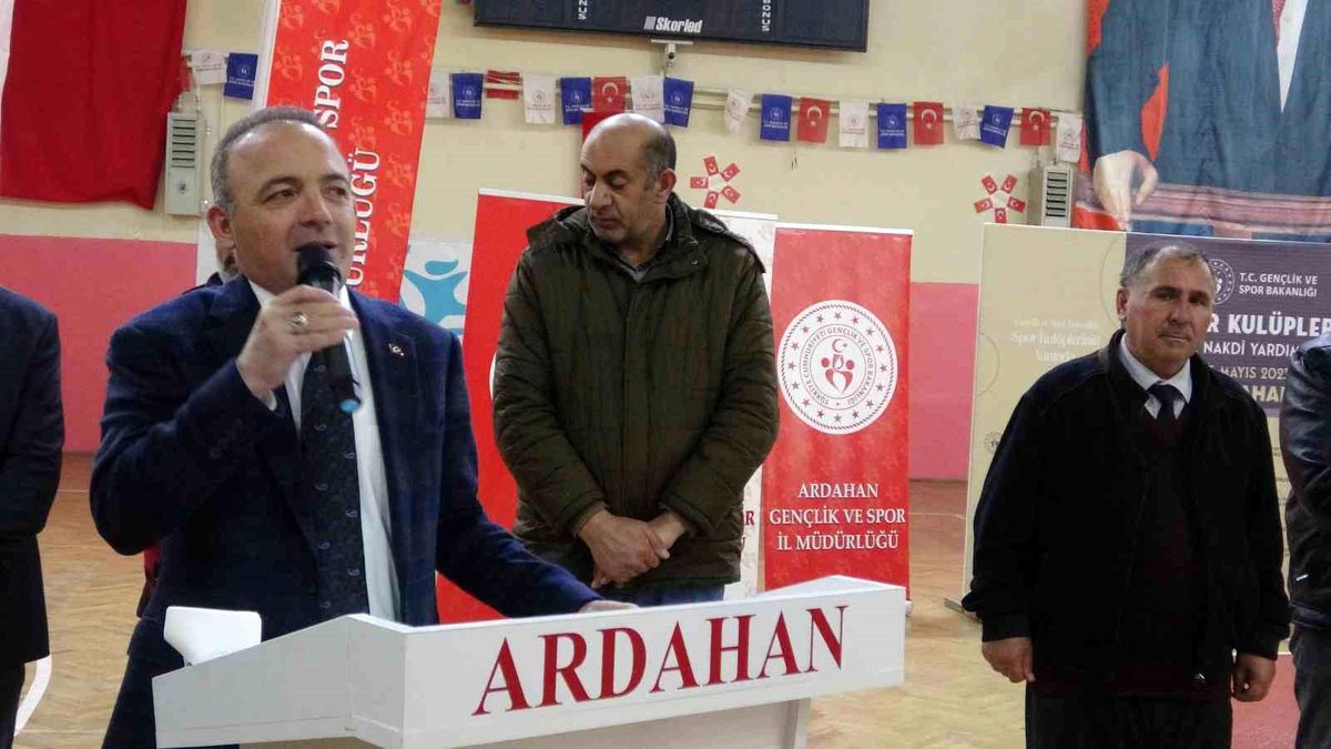 Ardahandaki 27 Amatör Spor Kulübüne Nakdi Yardım Yapıldı