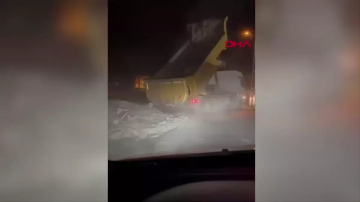 Arnavutköy\'de Kaçak Hafriyat Döken Kamyon Sürücüsüne 273 Bin TL Cezai İşlem Uygulandı