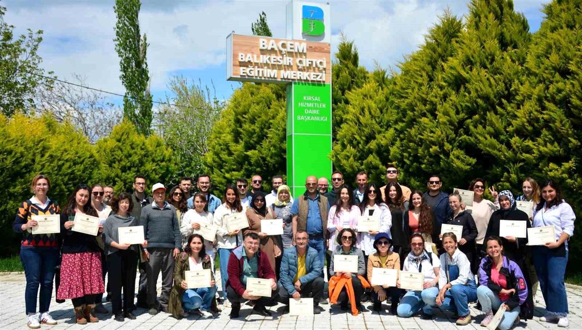 Balıkesir BAÇEM\'de Uygulamalı Bahçıvanlık Kursu tamamlandı