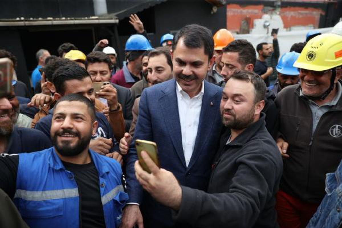 Bakan Kurum Tuzla\'da işçilerle buluştu