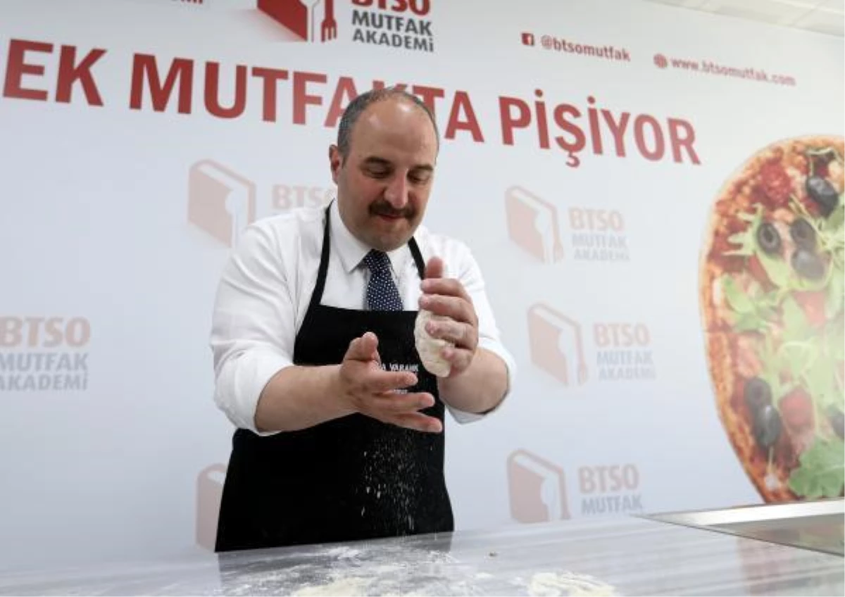 Bakan Varank, BTSO Mutfak Akademi\'de Bursa tatları pişirdi