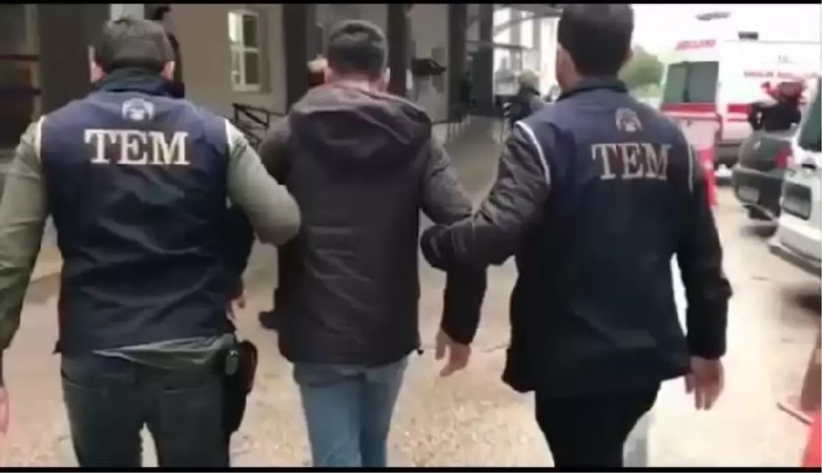 Balıkesir'de PKK/KCK-PYD/YPG propagandası yaptığı tespit edilen 5 şüpheli yakalandı