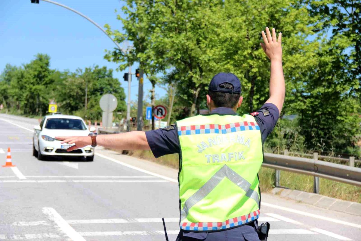 Kocaeli Jandarma Ekipleri Trafik Denetimleri Yaptı