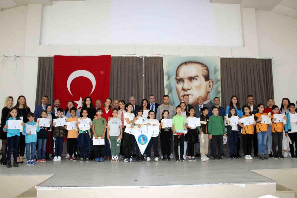 Çan Cumhuriyet İlkokulu\'nda Kağıt Kalem İşlem Oyunları Yarışması Düzenlendi