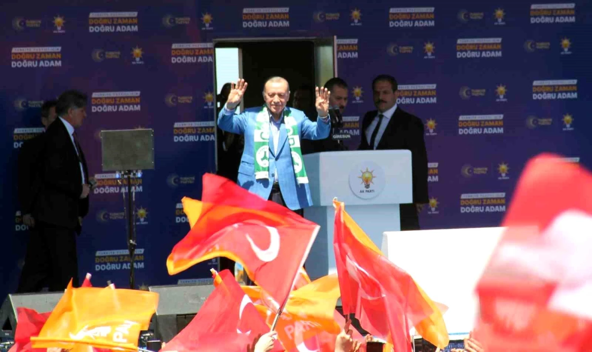 Cumhurbaşkanı Erdoğan: "Enflasyon geçtiğimiz ay itibariyle yüzde 43\'e indi; İnşallah her ay bu şekilde azala azala devam edecek"