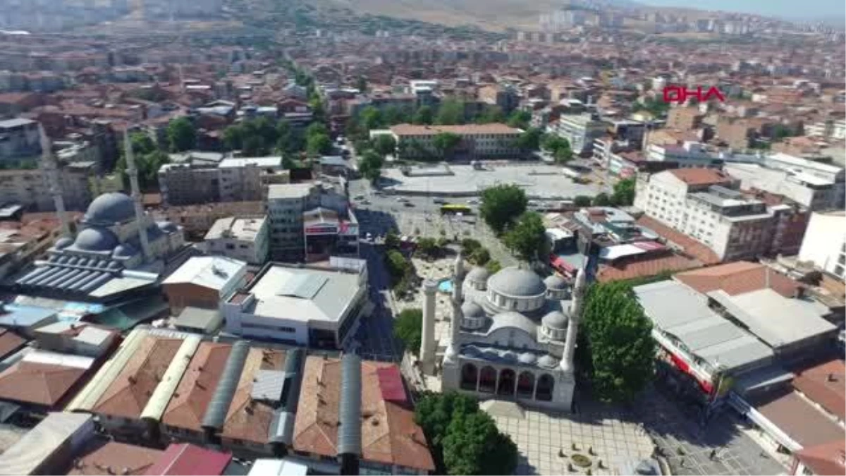 Malatya\'daki Tarihi Yeni Cami Kahramanmaraş Depremiyle Yıkıldı