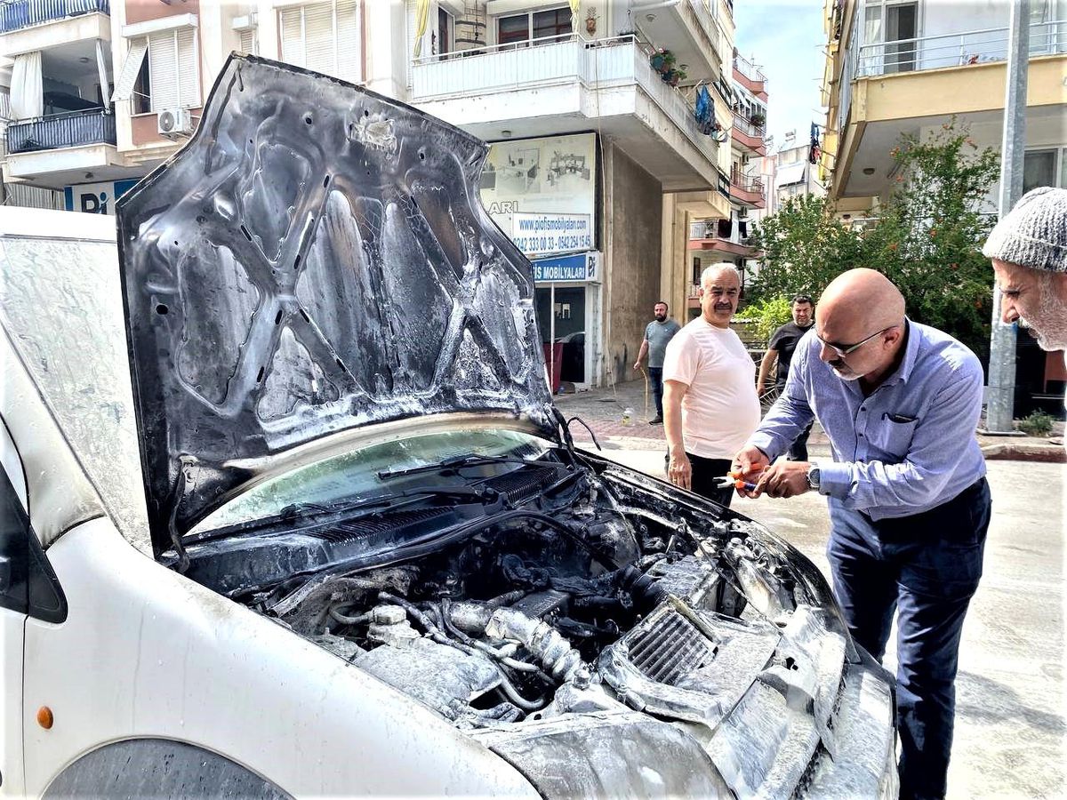 Antalya\'da Emanet Alınan Araçta Yangın Çıktı