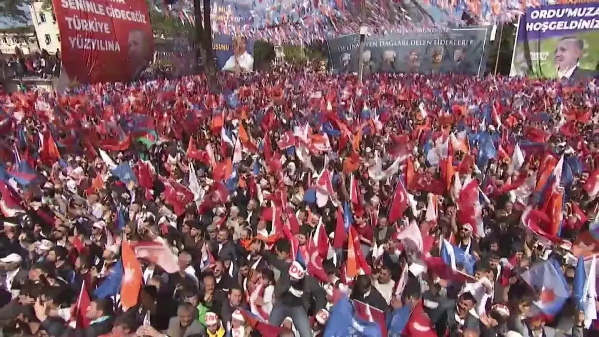 Erdoğan, Ordu\'da: "Bay Bay Kemal\'e Oy Vermek Hangi Partiye Gönül Vermiş Olursa Olsun Kimseye Vacip Kılınmış Bir Görev Değil"