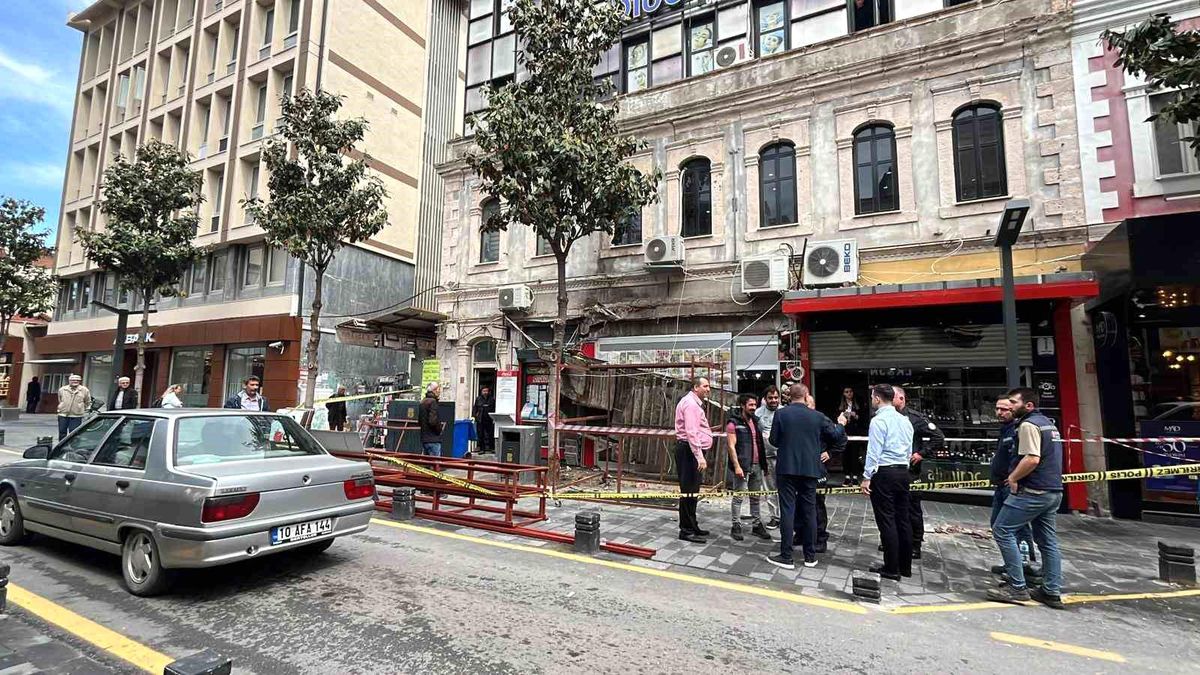 Balıkesir\'de İş Kazası: 2 İşçi Yaralandı
