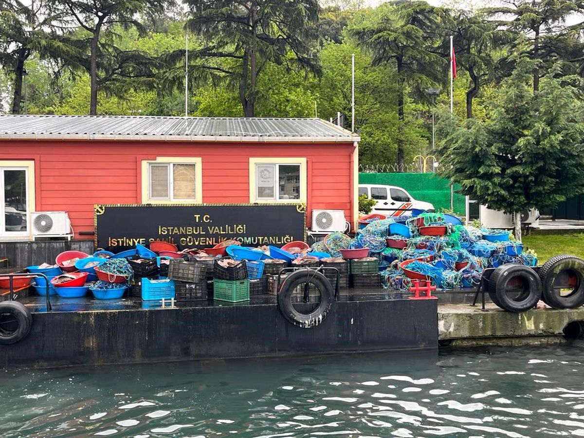 İstanbul Anadolu Feneri Açıklarında Yasak Avcılık Yapan Tekneye 154 Bin 296 TL Para Cezası