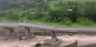 İtalyadaki selde nehir üzerindeki viyadük çöktü