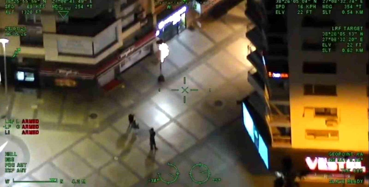 İzmir\'de Sahte İnternet Siteleriyle 450 Kişiyi Dolandıran Çete Çökertildi