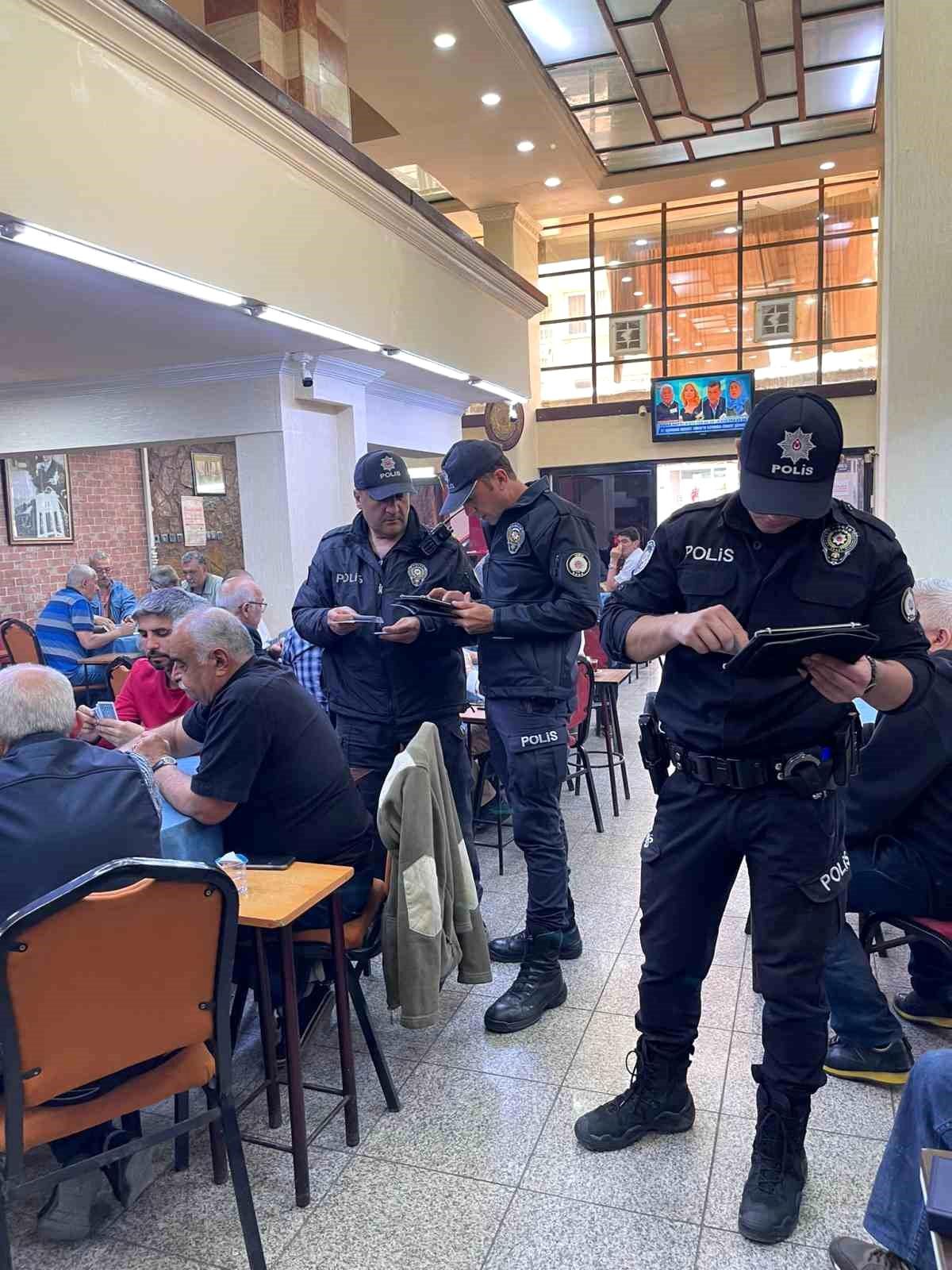 İzmir Karabağlar\'da Okul ve İş Yerleri Denetleniyor