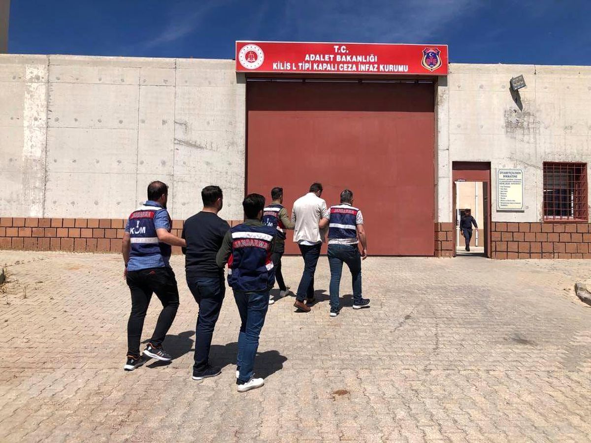 Kiliste 14 Bin Litre Kaçak Akaryakıt Ele Geçirildi, 2 Şüpheli Tutuklandı