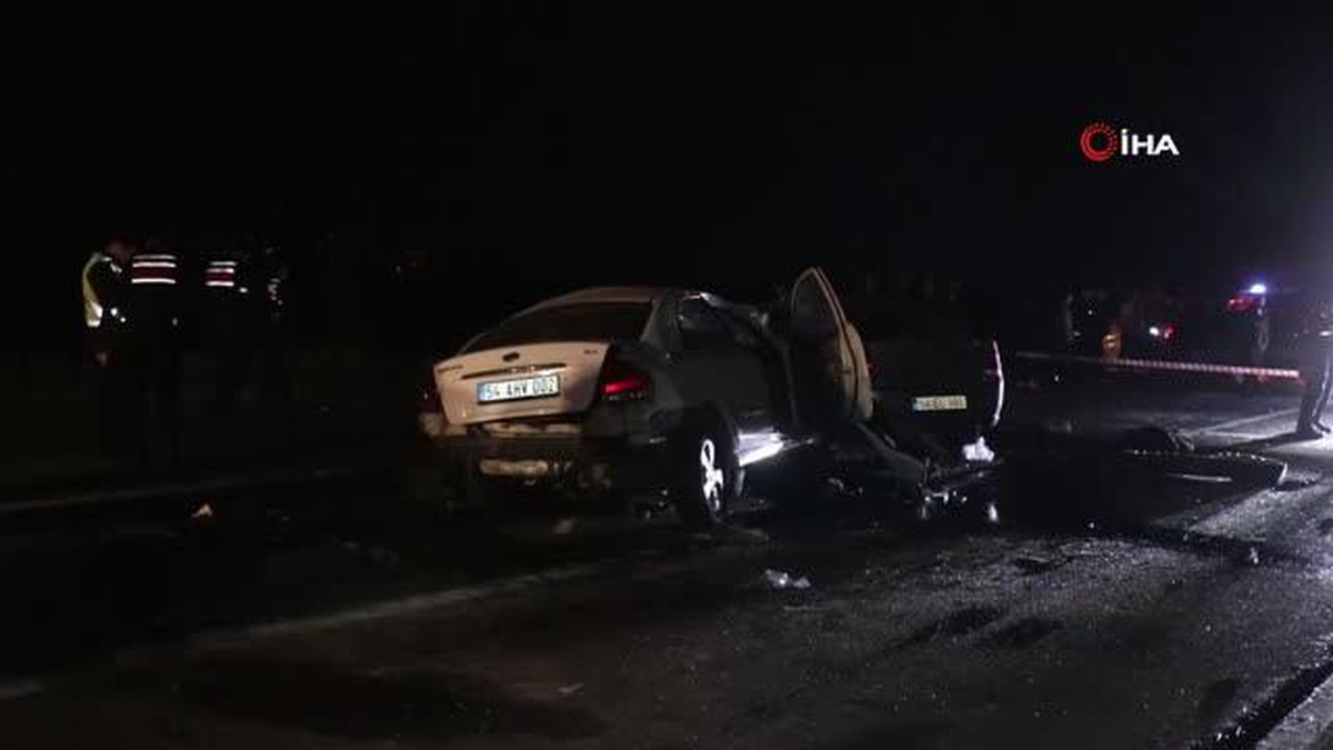 Kontrolden çıkan otomobil karşı yönden gelen otomobile çarptı: 1 ölü 4 yaralı
