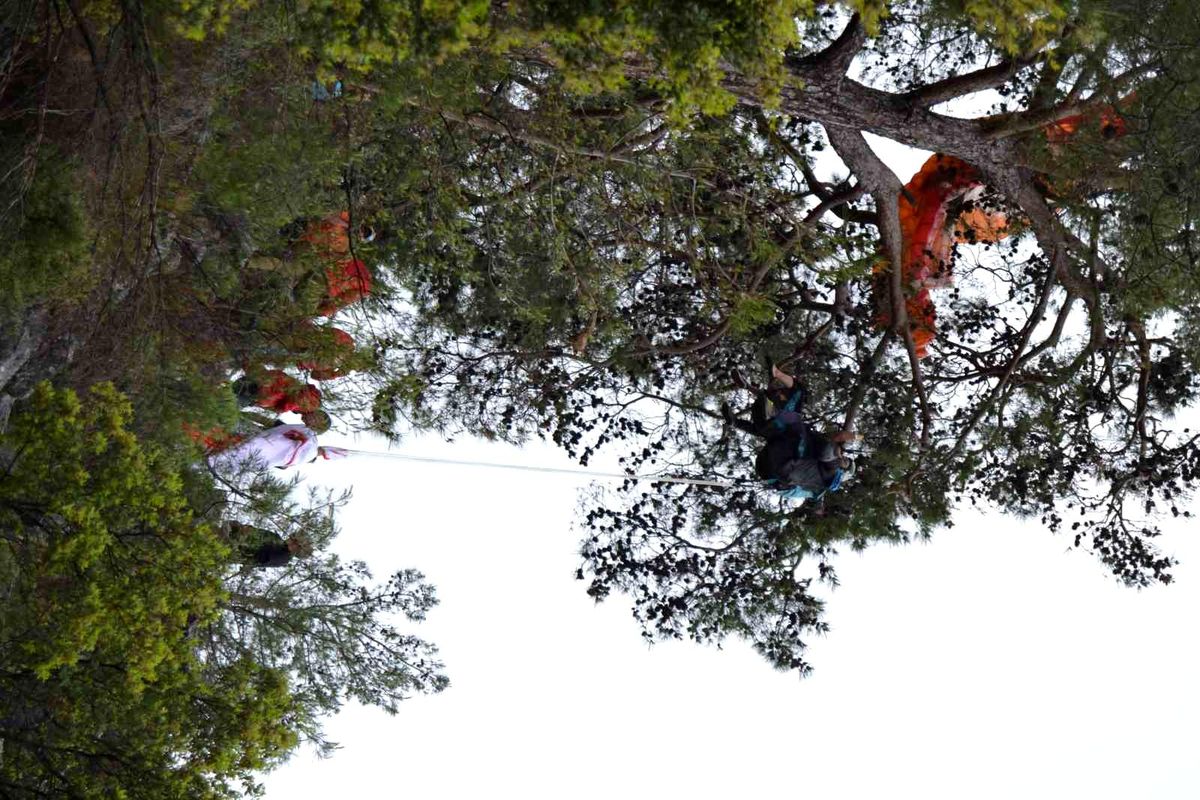 Fethiye\'de Hava Şartları Paraşütçülere Zor Anlar Yaşattı