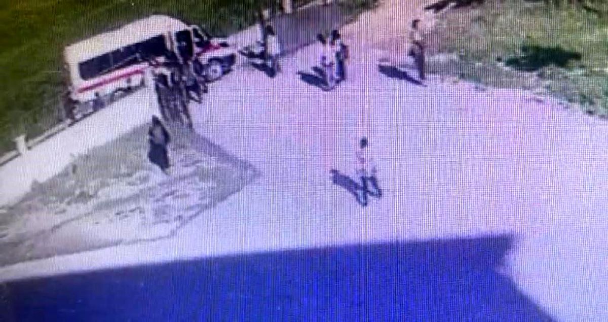Diyarbakır\'da Minibüs Geri Manevra Yaparken Yaşlı Adam Altında Kalarak Hayatını Kaybetti