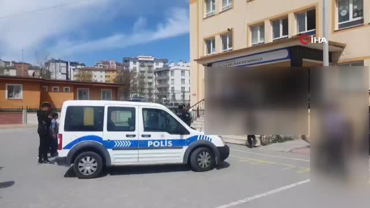 Ortaokul öğrencisi istediği parayı vermeyen kız öğrenciyi bıçakladı