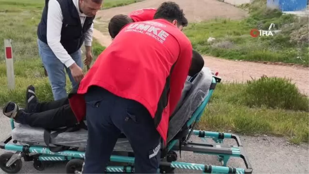 Otomobil kamyonete arkadan çarptı: 2 yaralı