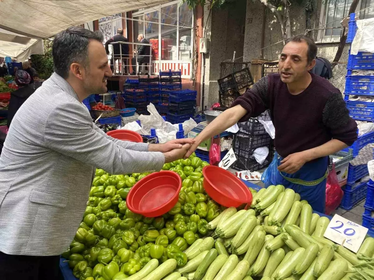 AK Parti İstanbul Milletvekili Adayı Enes Eminoğlu Sultangazi\'de destek istedi