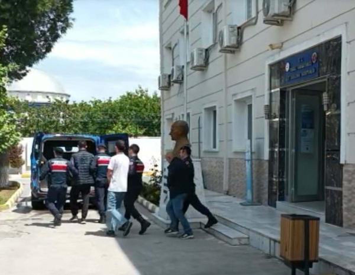İzmir\'de TCDD\'nin Topraklama Kablolarını Çalan 3 Kişi Tutuklandı