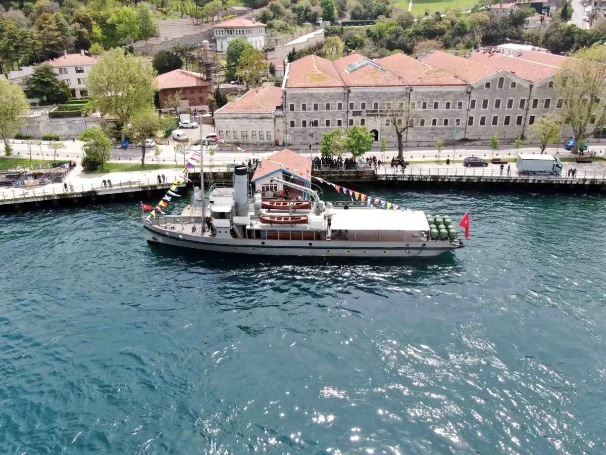 TCG Nusret Müze Gemisi İstanbul Üsküdar\'da ziyarete açıldı