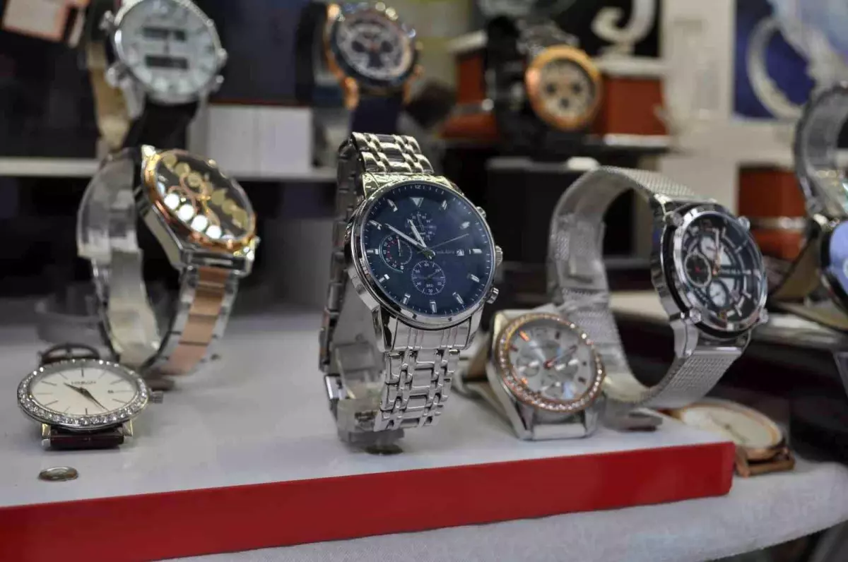 Tutkunları klasik saatlerden vazgeçmiyor