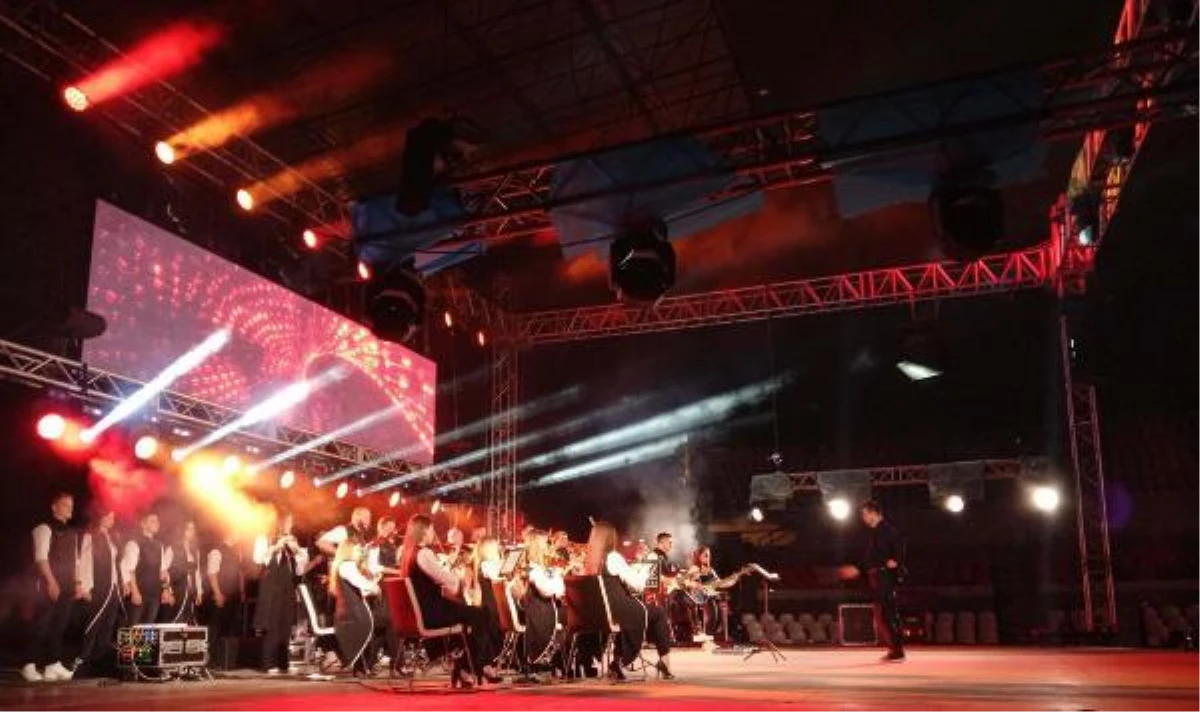 \'Prime Orchestra\' İzmir\'de Türkiye\'de ilk kez konser verdi