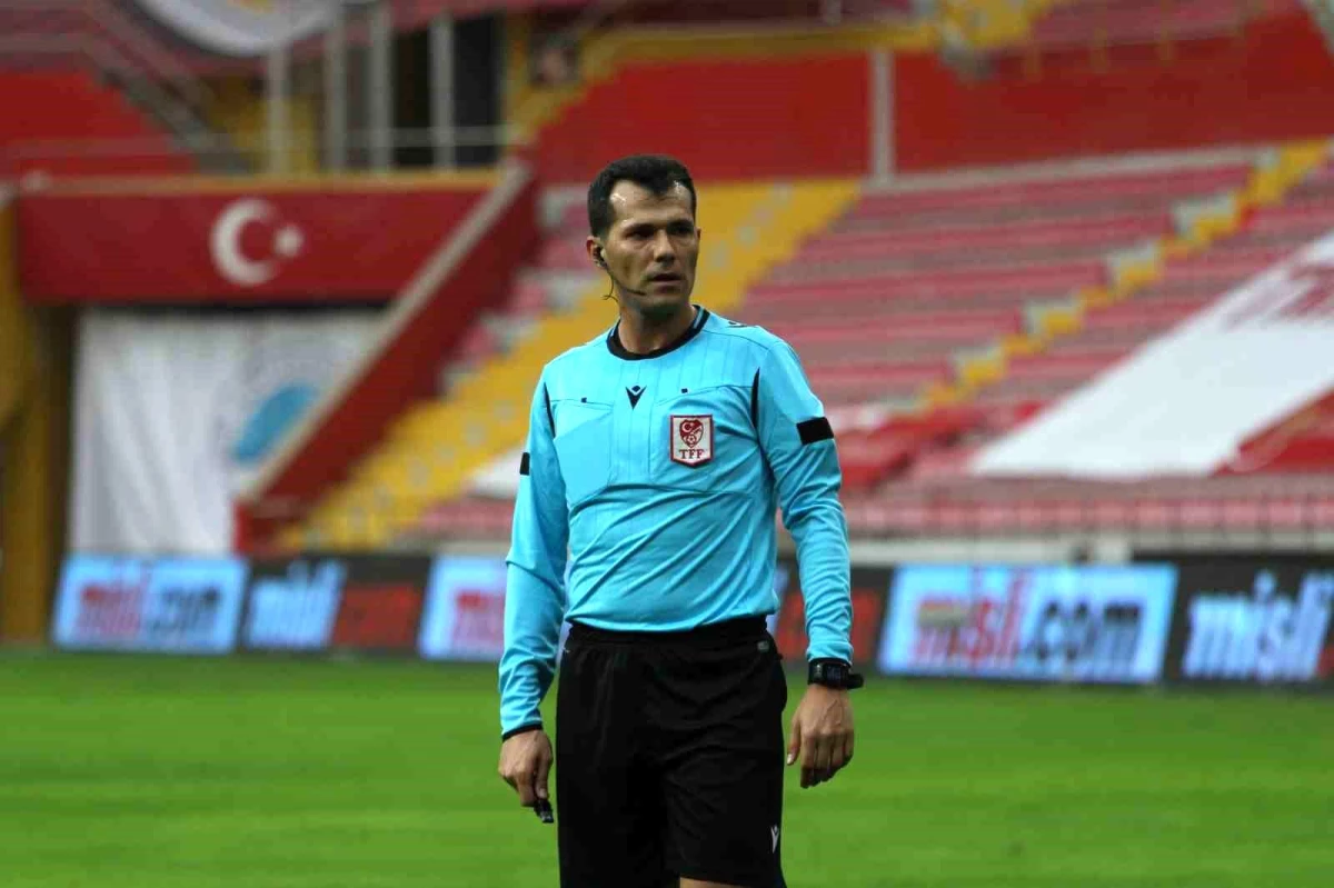 Ümraniyespor-DG Sivasspor maçında hakem Burak Şeker görev yapacak