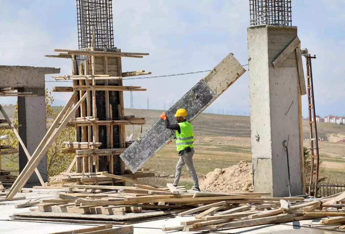 Van\'da 16 Kapalı Spor Salonu Yapılıyor