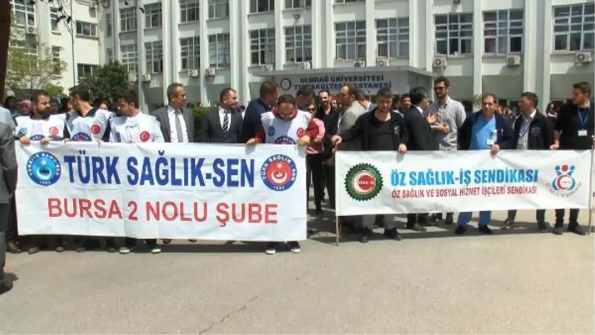 Sağlık Çalışanları Saldırıyı Protesto Etti