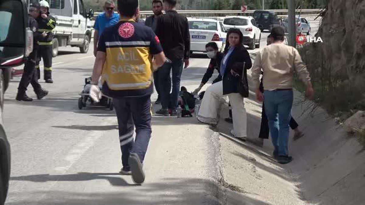 Yemin töreni sonrası trafik kazasına karıştı olay yerine gelen annesi fenalık geçirdi