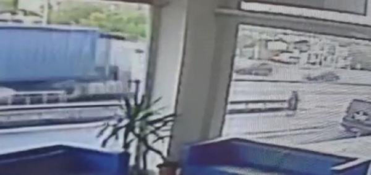 Arnavutköy\'de Yaya Kaza Anı Güvenlik Kamerasında