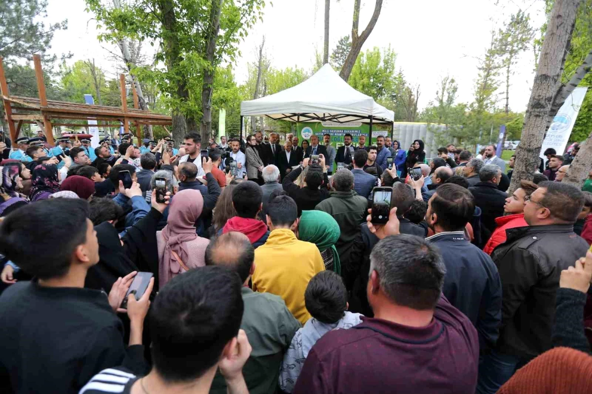 Milli Savunma Bakanı Hulusi Akar Kayseri\'de Dadaloğlu Parkı Piknik Etkinliğinde