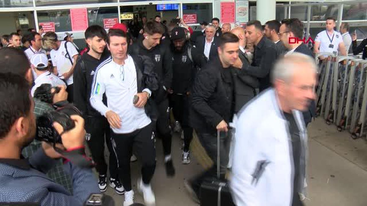 Beşiktaş kafilesine Antalyada coşkulu karşılama