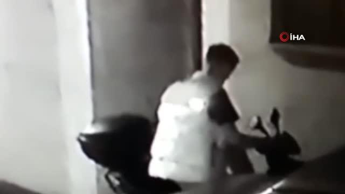 Bursada bir garip hırsızlık: Motosikleti kucaklayarak çaldılar