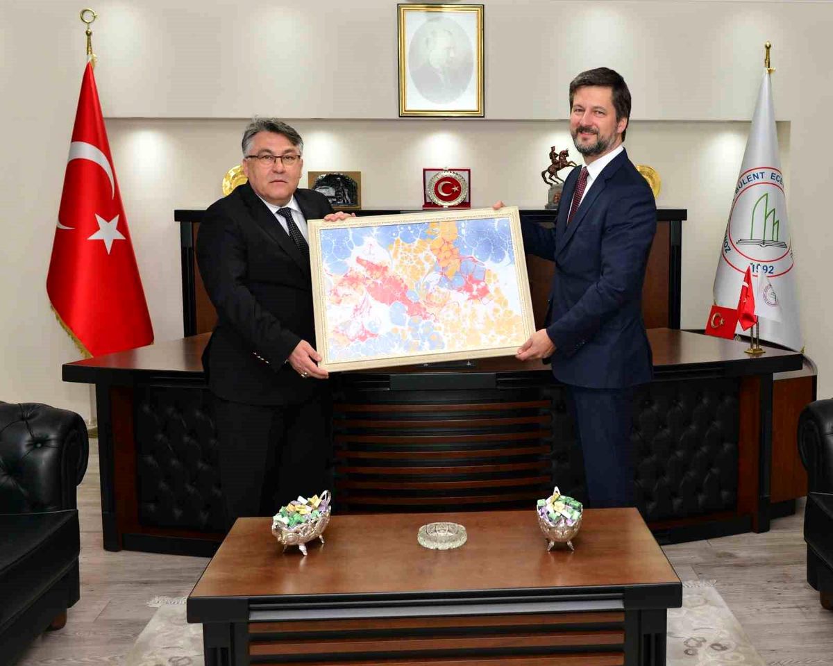Macaristan Büyükelçisi ZBEÜ Rektörü İsmail Hakkı Özölçeri ziyaret etti