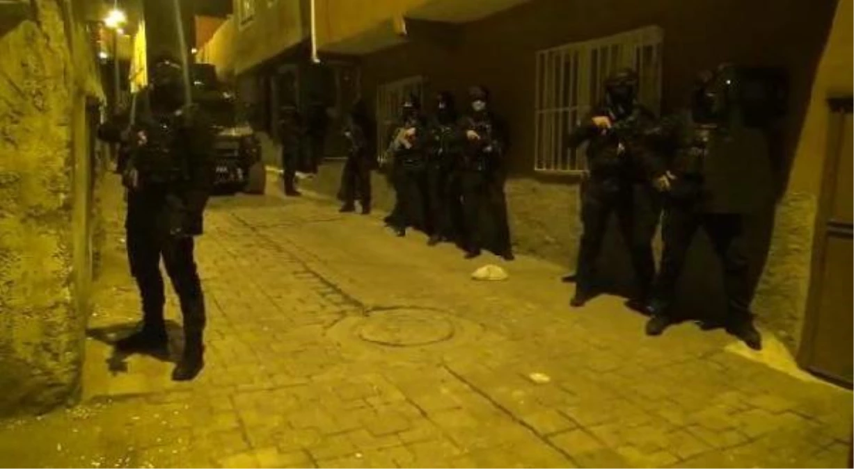 DEAŞ\'a yönelik operasyonda 74 şüpheli gözaltına alındı
